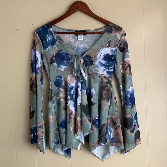 Medium Vision long sleeved floral blouse - Picture 4 of 4